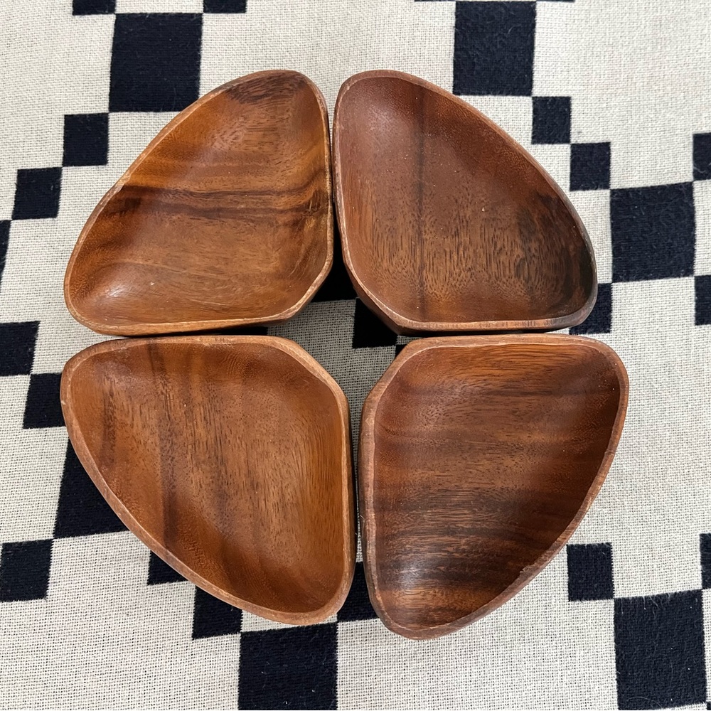 4-piece, Hand-Carved Monkey Pod bowl set